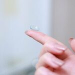 Comment l'astigmatisme évolue-t-il avec l'âge ? Et comment corriger cette anomalie de vision avec des lentilles toriques ?