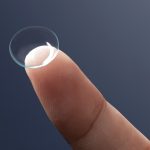 L’évolution des matériaux dans les lentilles de contact : du silicone à la bio-ingénierie