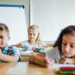 Rentrée scolaire : conseils pour les porteurs de lentilles de contact
