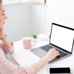 Lentille et écran : comment protéger vos yeux à l’ère du tout-digital
