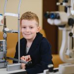 Anophtalmie et Microphtalmie chez l'enfant : Comprendre le protocole d'appareillage précoce