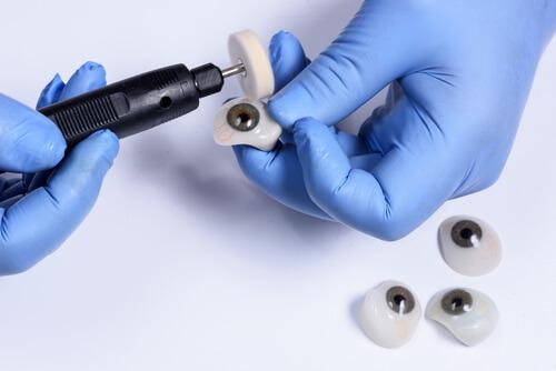 S'équiper en prothèse oculaire à Paris, par où commencer ?