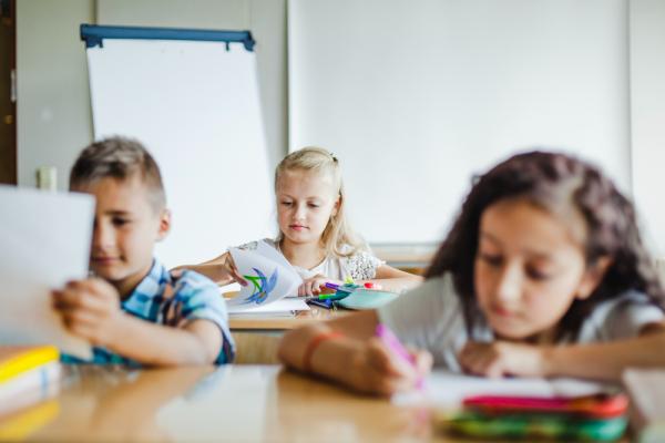 Rentrée scolaire : conseils pour les porteurs de lentilles de contact