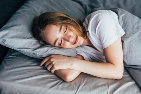 Lentille de nuit : quels résultats attendre et en combien de temps ?