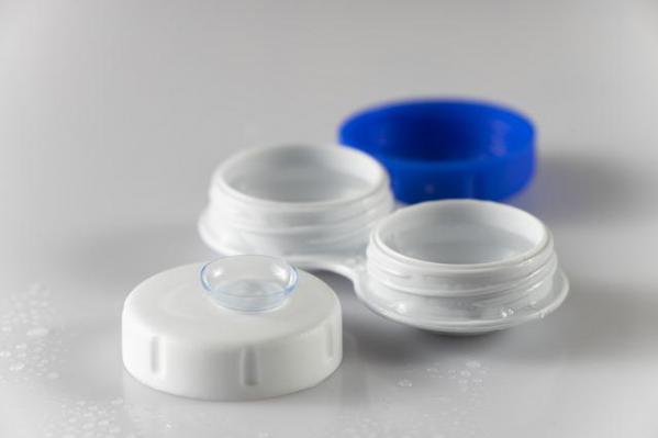 Lunettes ou lentilles de contact : pourquoi faut-il opter pour des lentilles ?