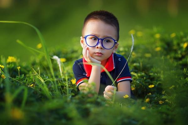 Comment savoir si votre enfant peut porter des lentilles de contact ?