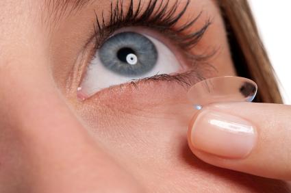Le port des lentilles de contact en dix questions