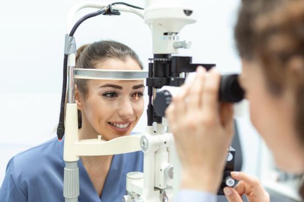 Semaine nationale de la myopie : comment l'orthokératologie peut ralentir la progression de la myopie